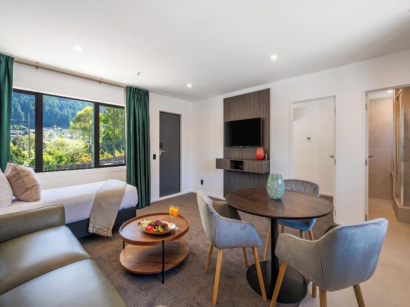 Luxe Suites And Apartments image