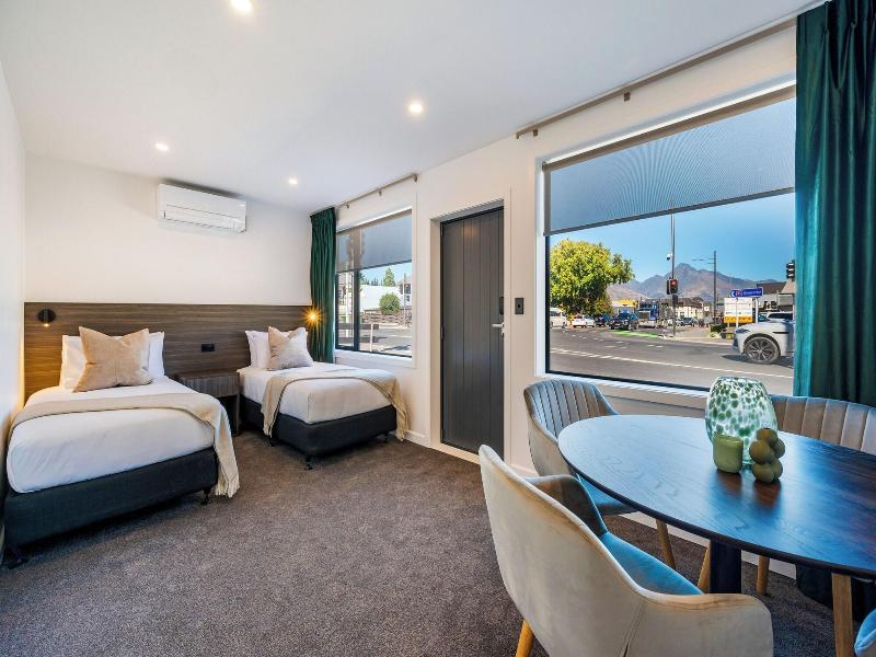 Luxe Suites And Apartments image