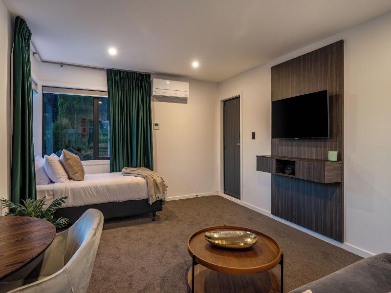Luxe Suites And Apartments image