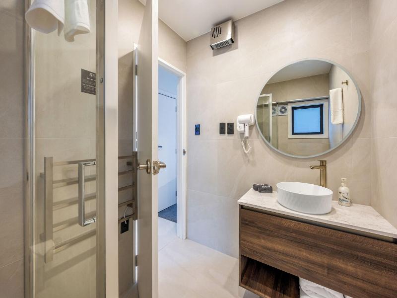Luxe Suites And Apartments image