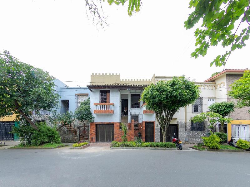 Ayenda Sarayu House image