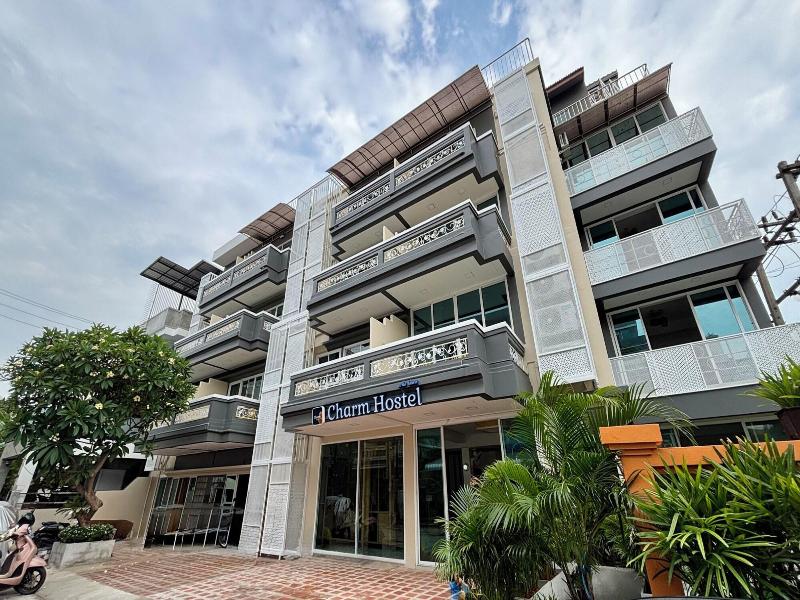 Charm Hostel At Pratumnak image