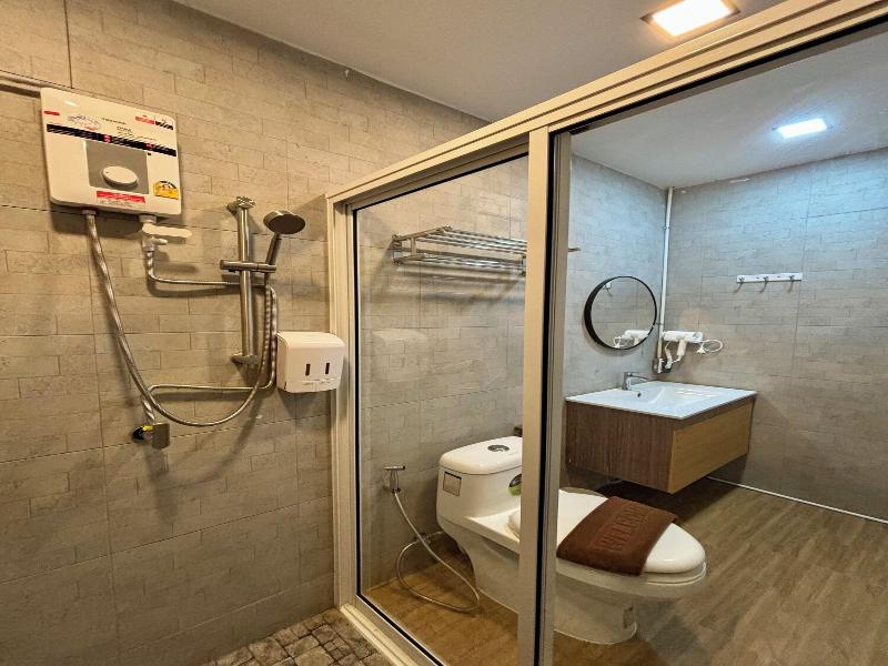 Charm Hostel At Pratumnak image