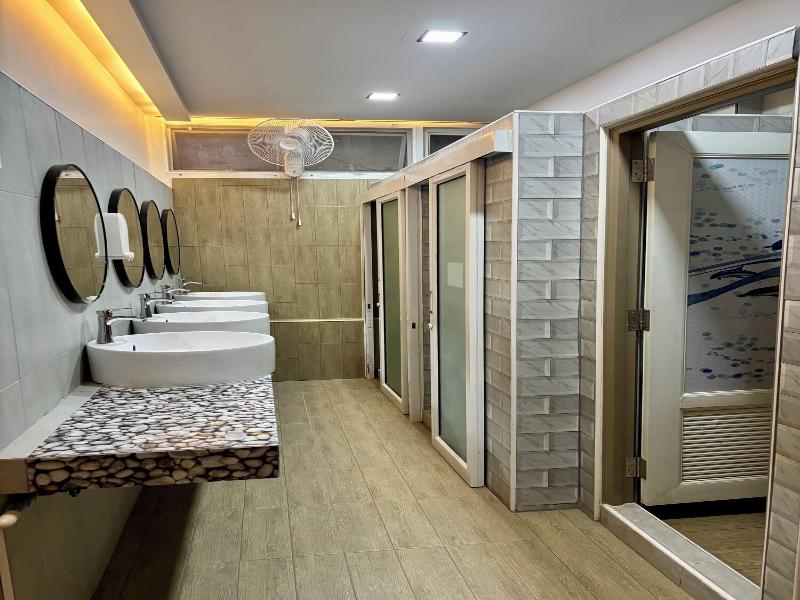 Charm Hostel At Pratumnak image