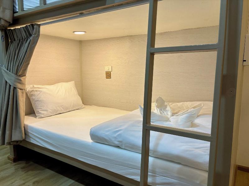 Charm Hostel At Pratumnak image