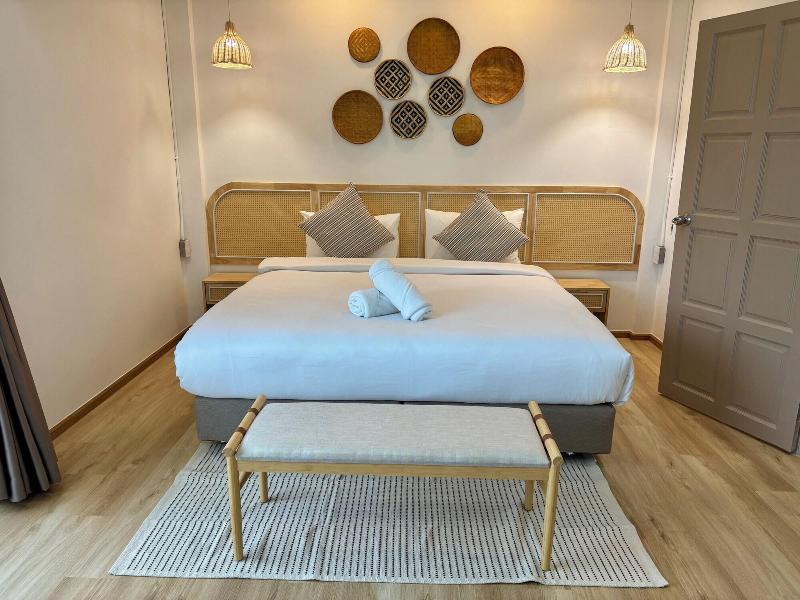 Charm Hostel At Pratumnak image