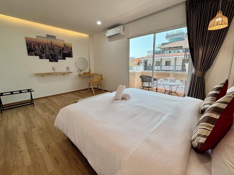 Charm Hostel At Pratumnak image