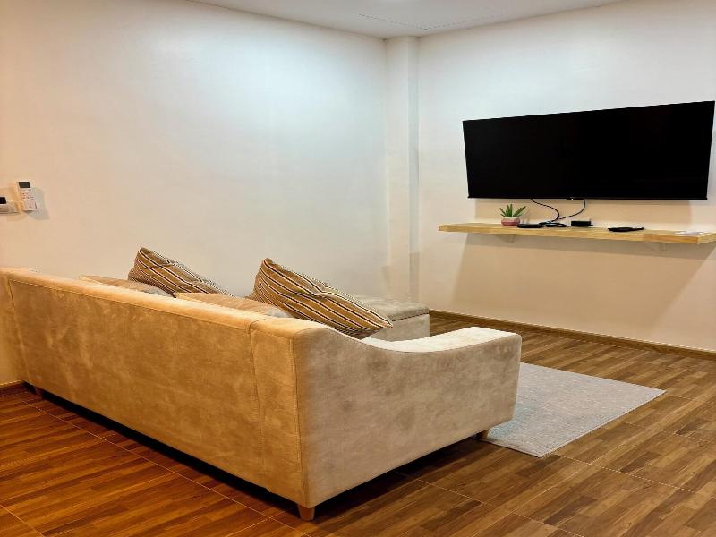 Charm Hostel At Pratumnak image