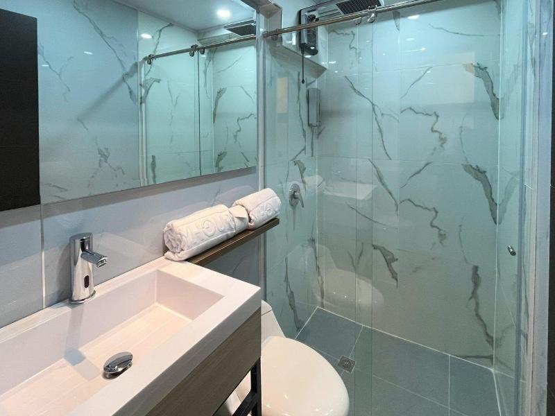 Hotel Continental By Hours image