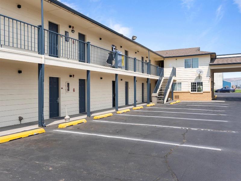 Quincy Inn And Suites