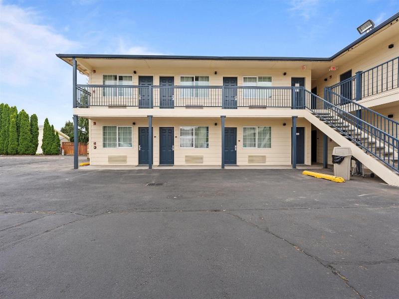 Quincy Inn And Suites