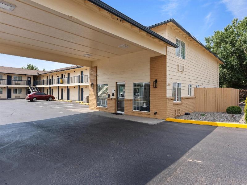 Quincy Inn And Suites
