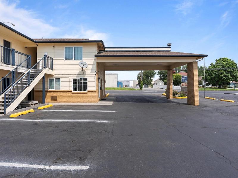 Quincy Inn And Suites