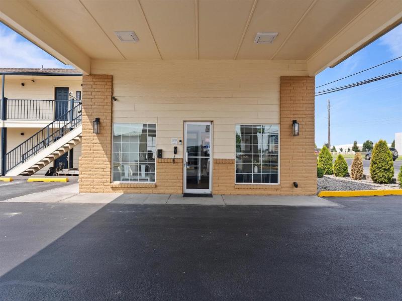 Quincy Inn And Suites