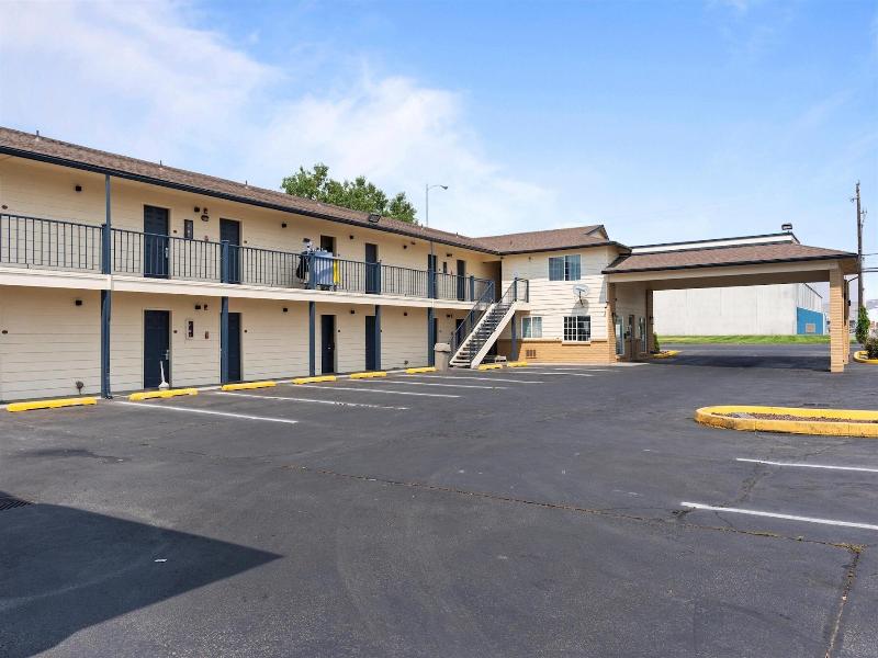 Quincy Inn And Suites