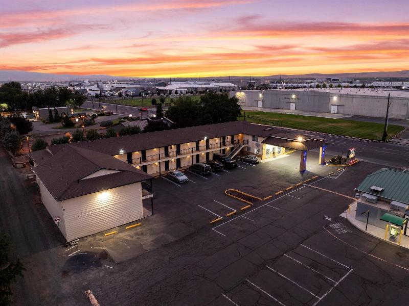 Quincy Inn And Suites