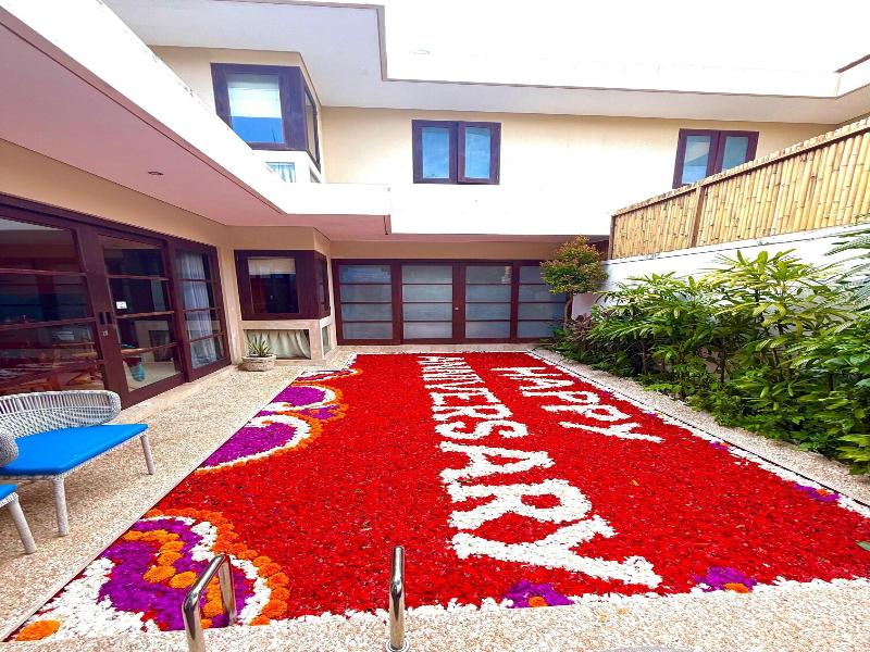 Beautiful Bali Villas - 6 Mins Walk To The Beach image