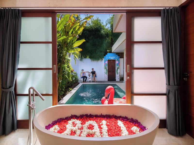 Beautiful Bali Villas - 6 Mins Walk To The Beach image