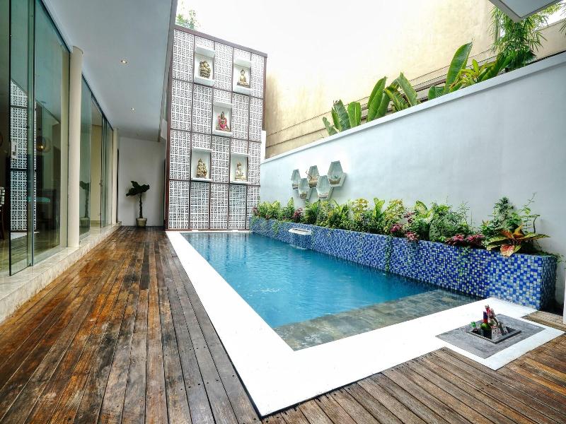 Beautiful Bali Villas - 6 Mins Walk To The Beach image