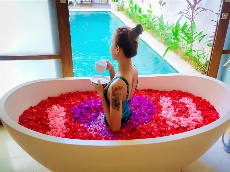 Beautiful Bali Villas - 6 Mins Walk To The Beach image