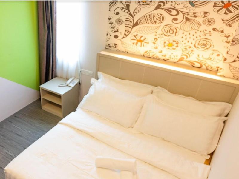 The Crown Hotel Klia image