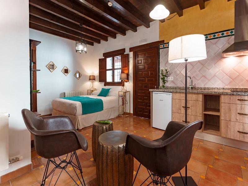Suites Casa De Las Columnas image