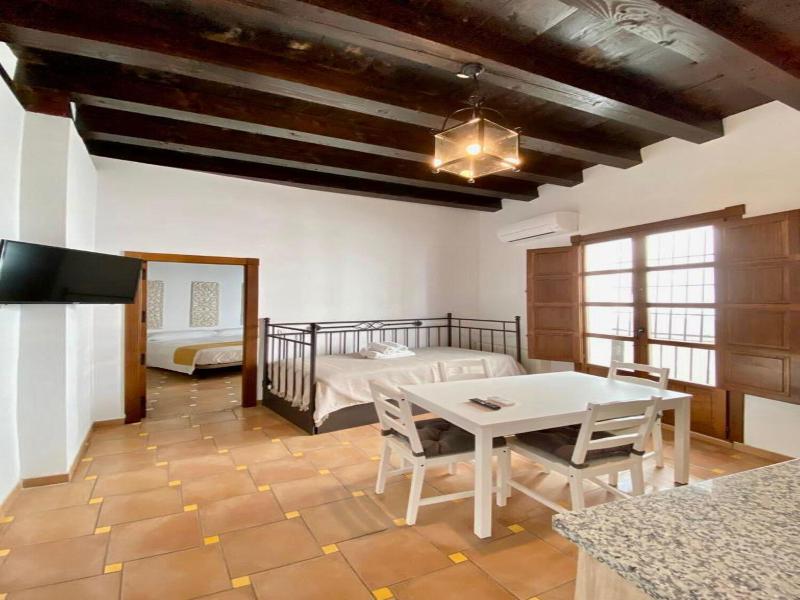 Suites Casa De Las Columnas image