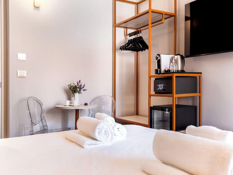 Velia Relais image