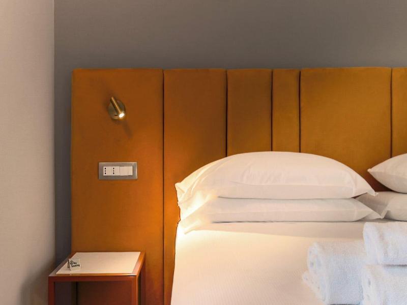 Velia Relais image