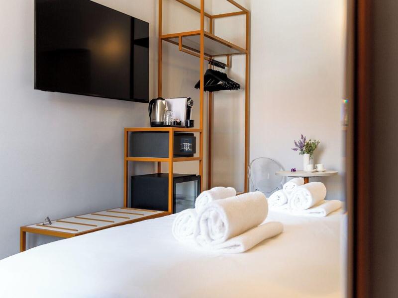Velia Relais image