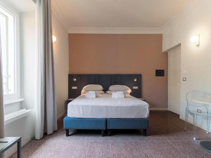 Velia Relais image