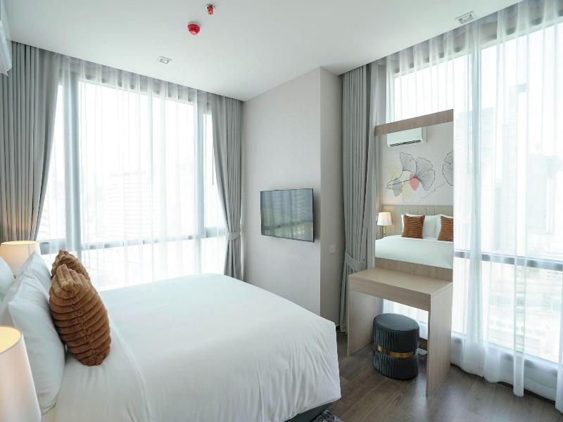 The Rich Grand Residence Sukhumvit image