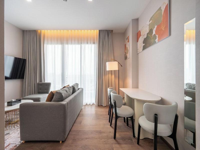 The Rich Grand Residence Sukhumvit image