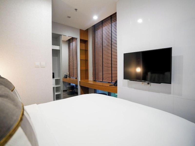 The Rich Grand Residence Sukhumvit image