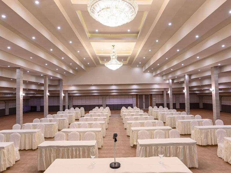 Sunday Grand Jomtien Pattaya image
