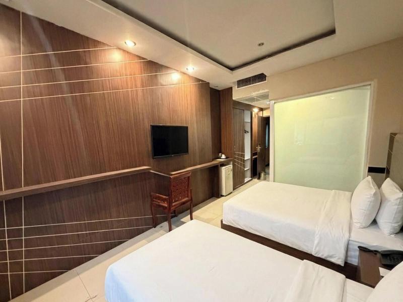 Sunday Grand Jomtien Pattaya image