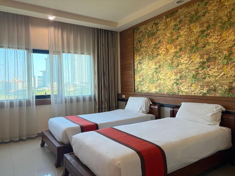 Sunday Grand Jomtien Pattaya image