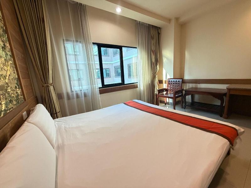 Sunday Grand Jomtien Pattaya image