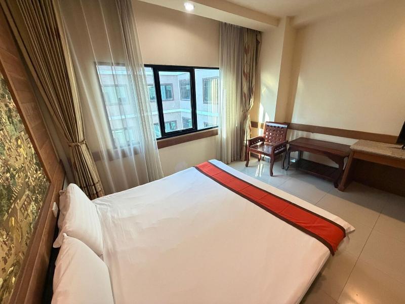 Sunday Grand Jomtien Pattaya image