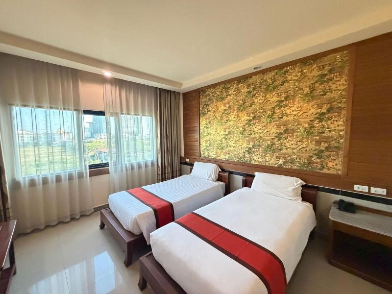 Sunday Grand Jomtien Pattaya image