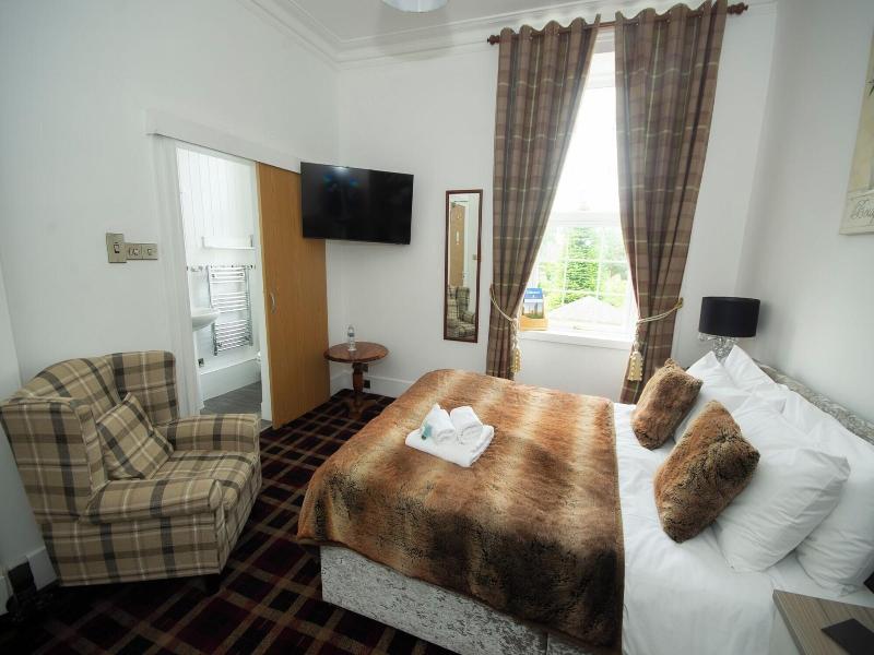 Haughton Arms Hotel image