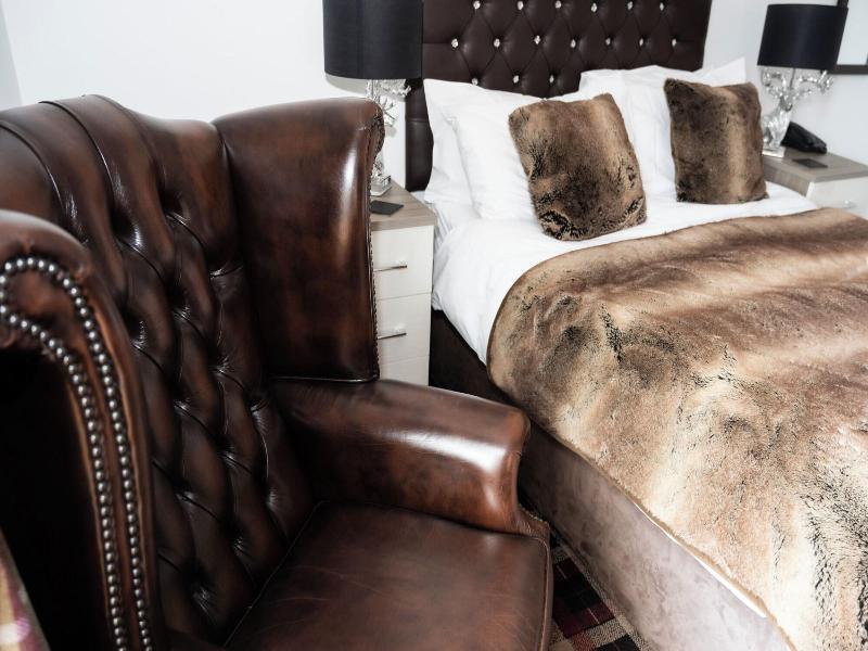 Haughton Arms Hotel image