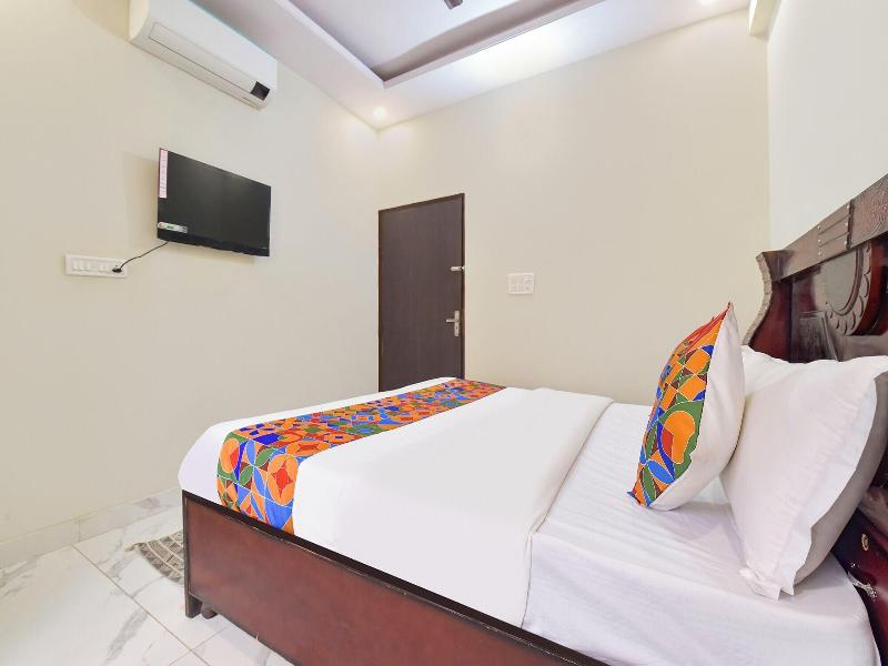 Fabhotel Bungalow 14 image