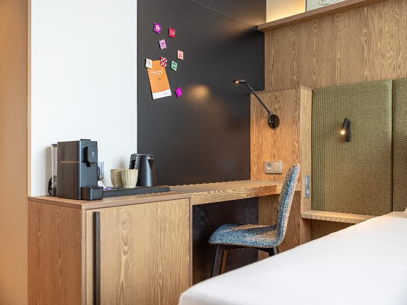 Postillion Hotel Breda Biesbosch image
