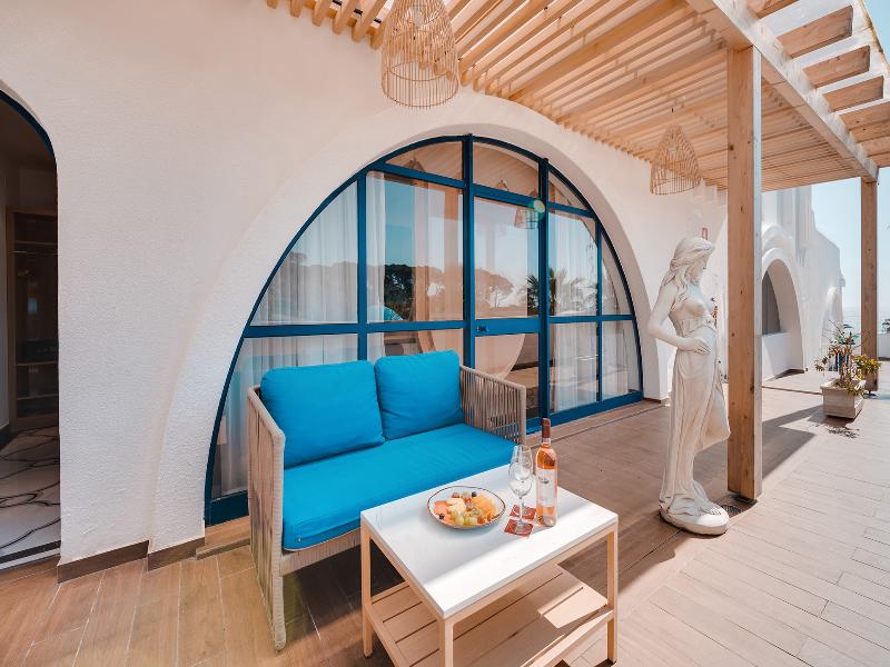 Monicca Collection Oura View Suites image