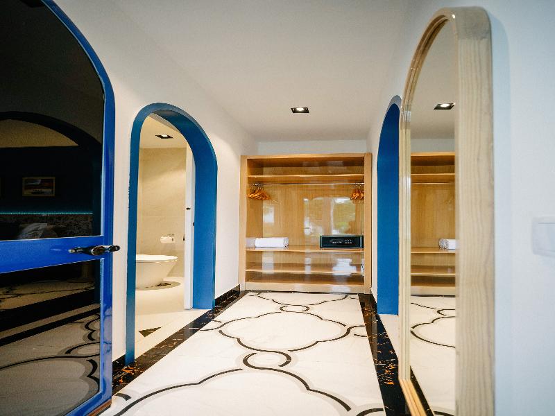 Monicca Collection Oura View Suites image
