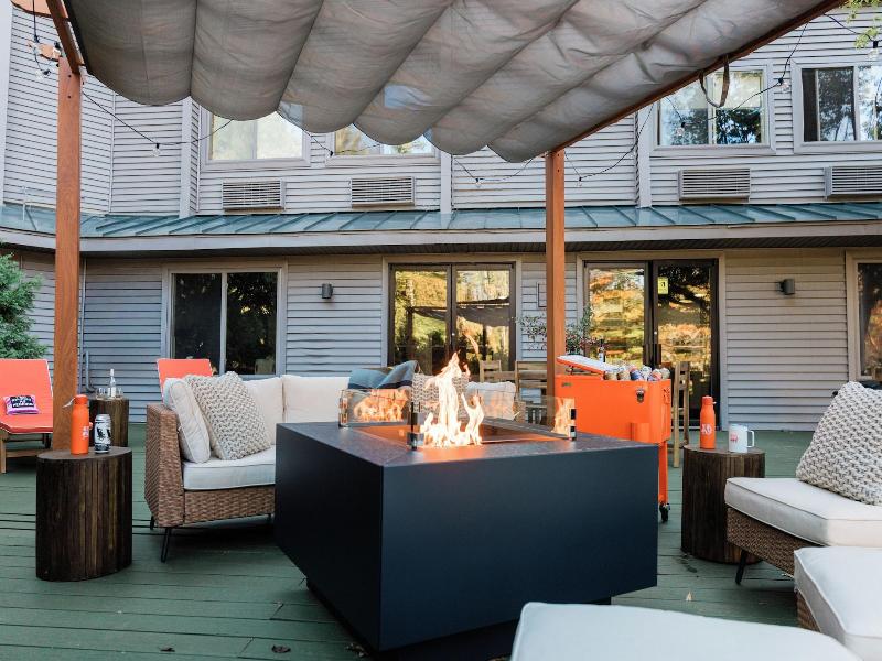 Hideaway Inn Mt.sunapee image