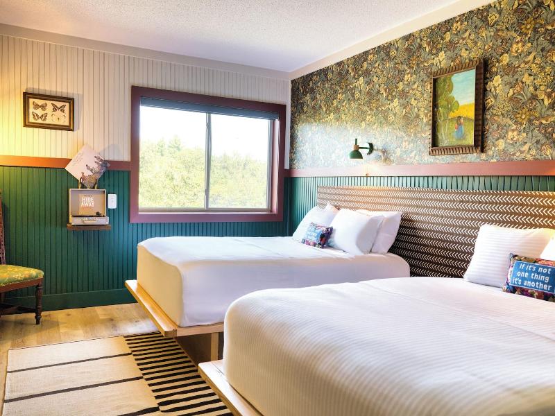 Hideaway Inn Mt.sunapee image