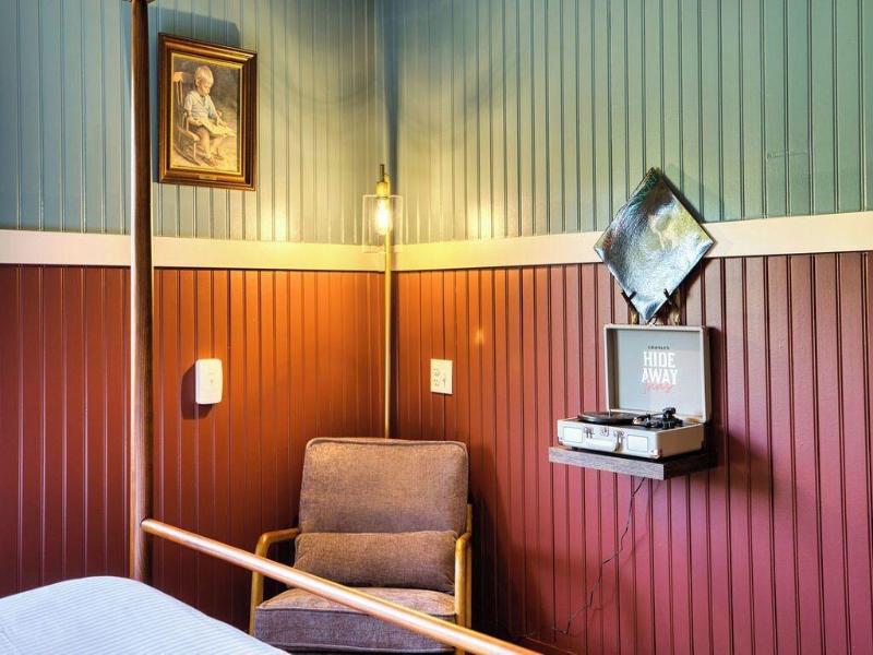 Hideaway Inn Mt.sunapee image