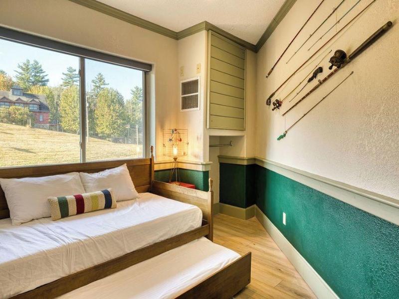 Hideaway Inn Mt.sunapee image